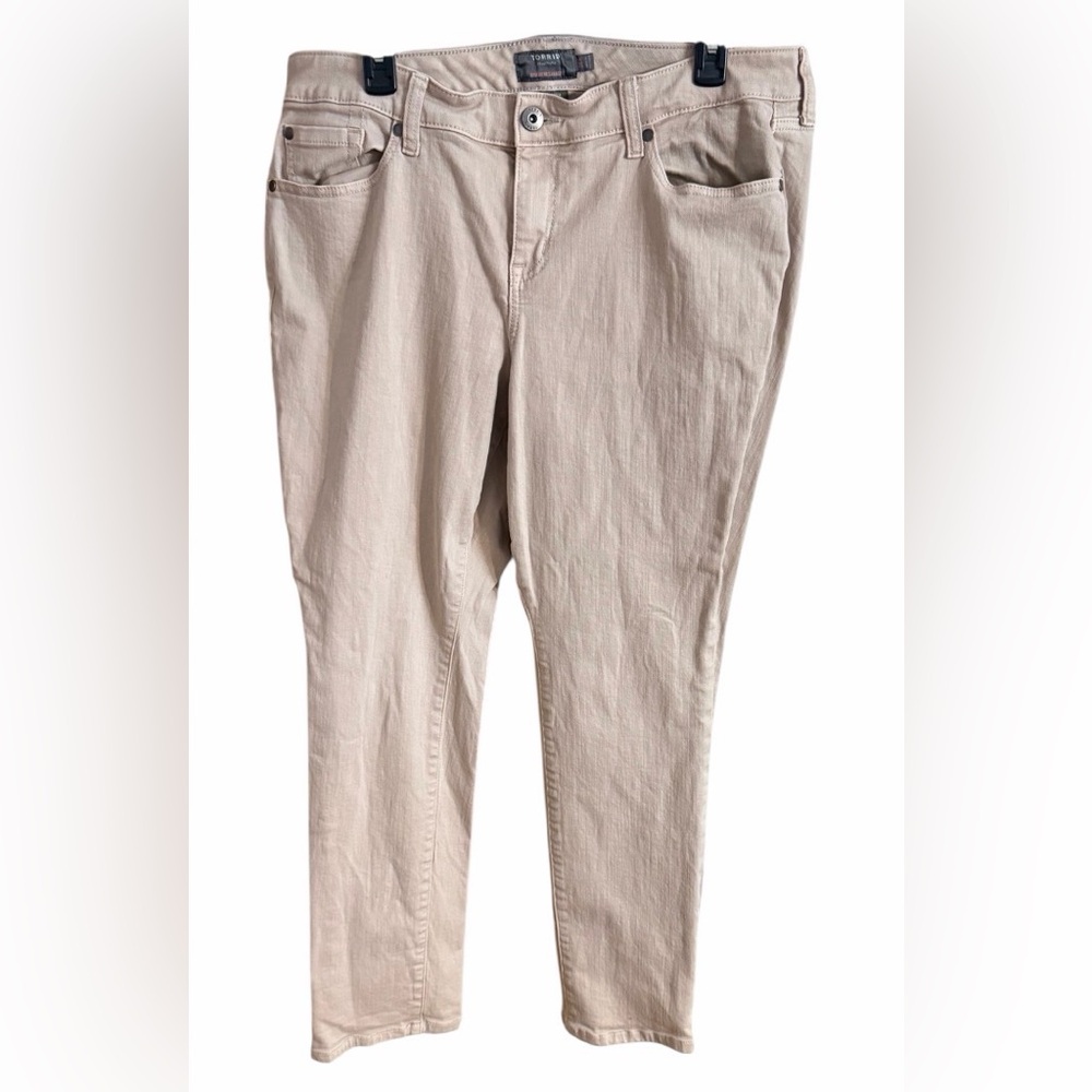 Torrid Beige / Tan‎ Boyfriend Straight leg Vintage Stretch Jeans. Size 16R.